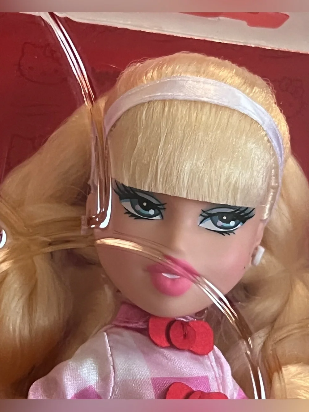 Bratz Pop Starz Jade and Bratz x Hello Kitty Cloe Sanrio Dolls